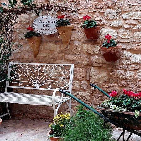 Nel Vicolo Dei Baci - Casa Vacanze Al Bacio スペッロ エクステリア 写真