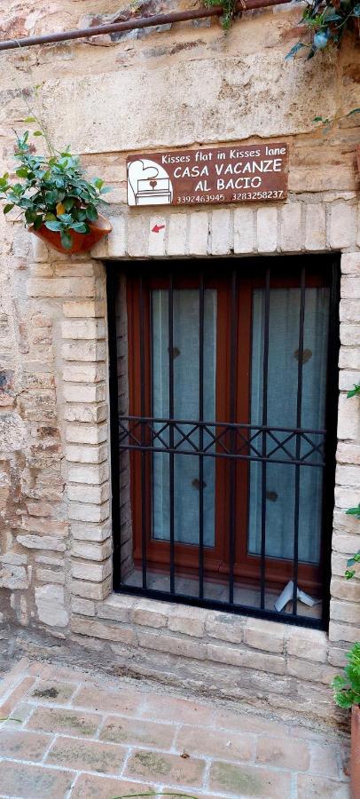 Nel Vicolo Dei Baci - Casa Vacanze Al Bacio スペッロ エクステリア 写真