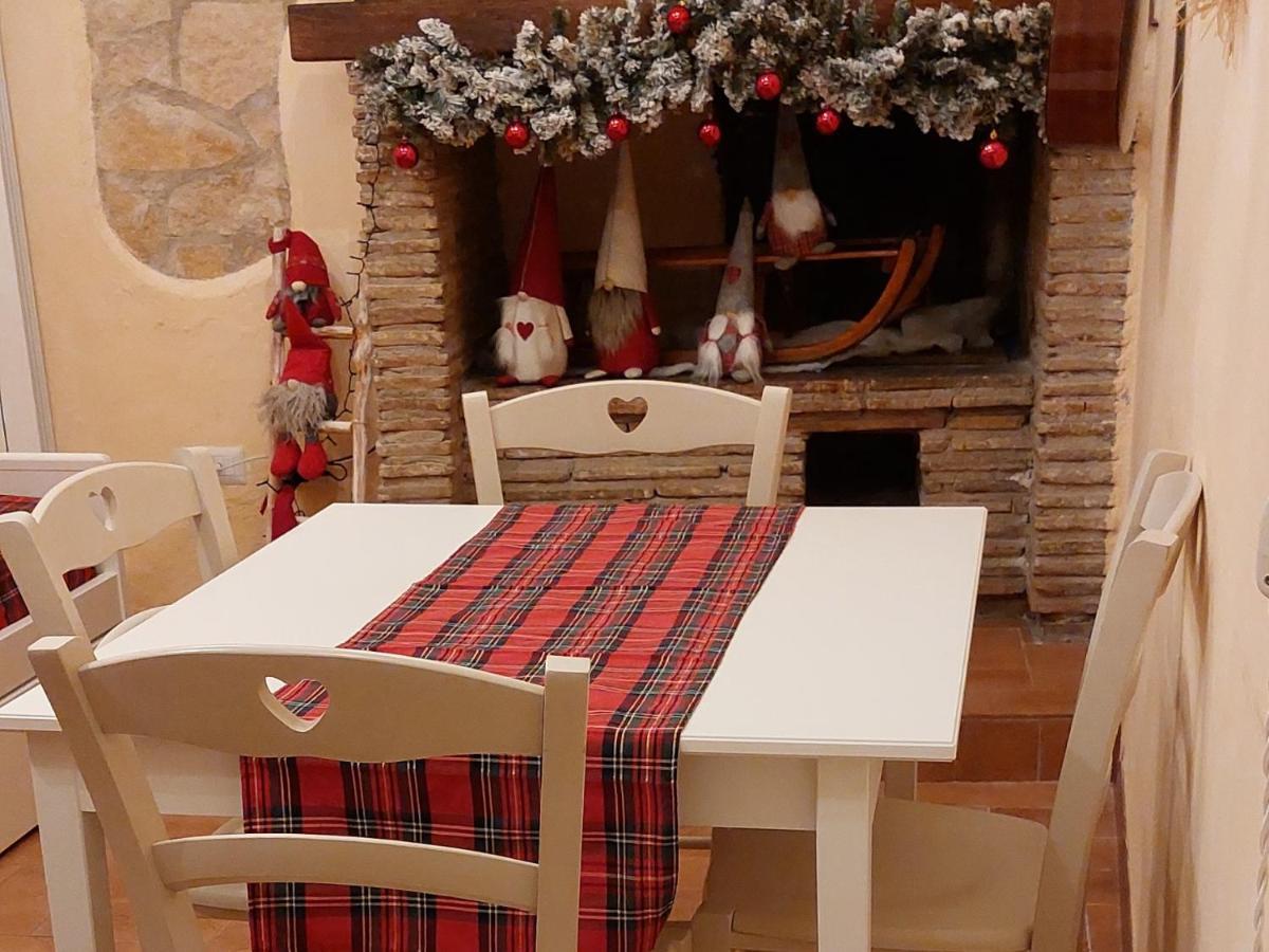 Nel Vicolo Dei Baci - Casa Vacanze Al Bacio スペッロ エクステリア 写真