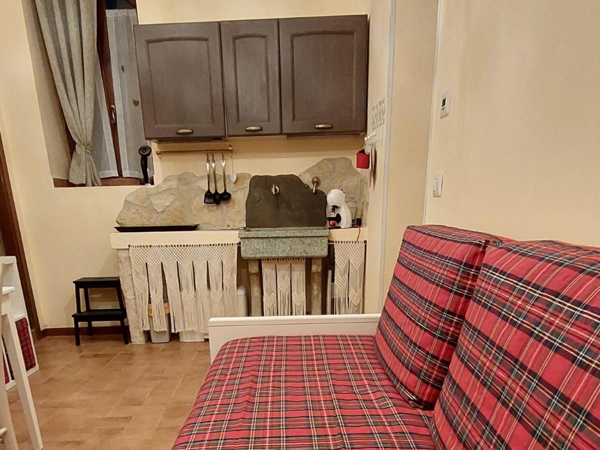 Nel Vicolo Dei Baci - Casa Vacanze Al Bacio スペッロ エクステリア 写真