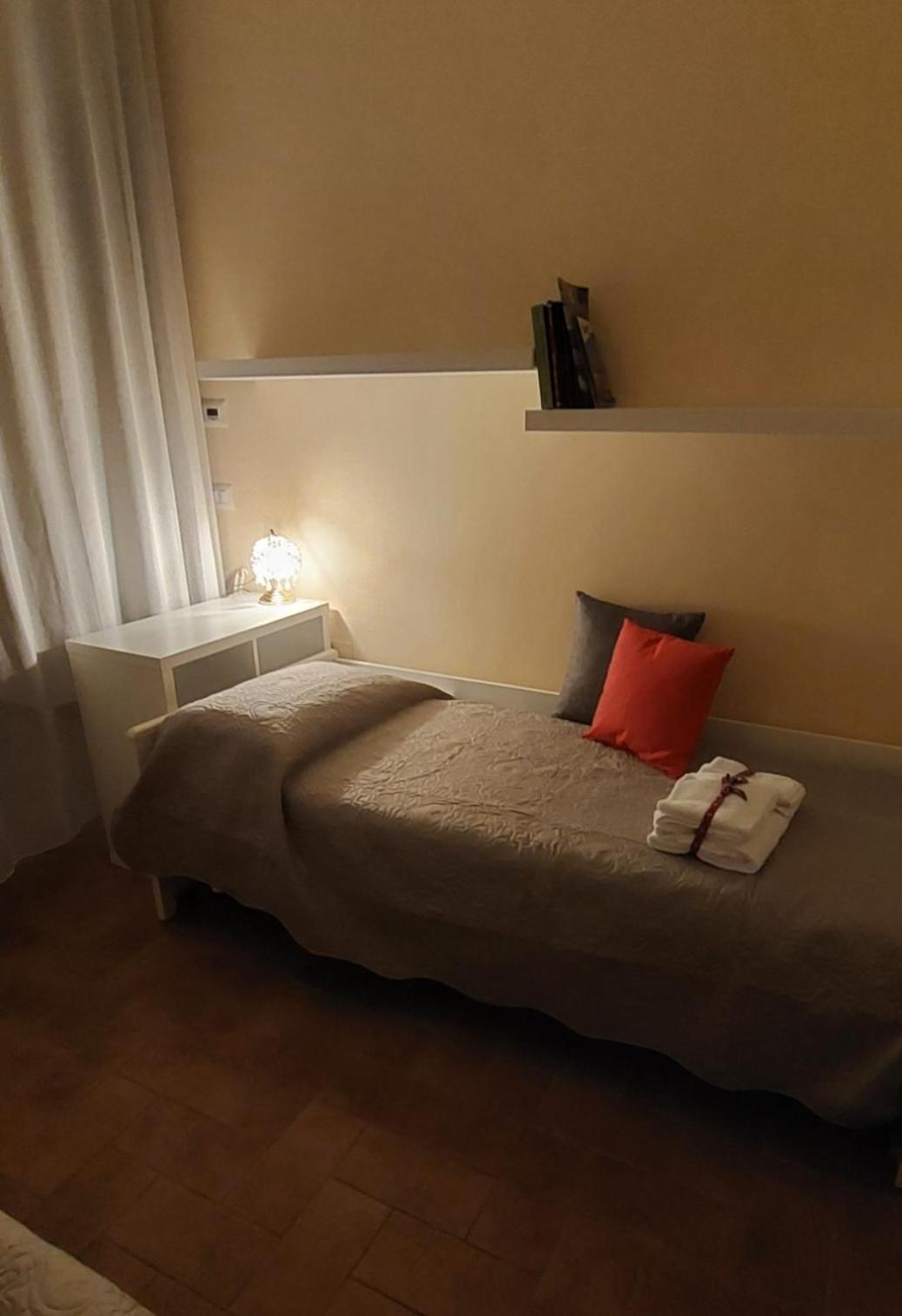 Nel Vicolo Dei Baci - Casa Vacanze Al Bacio スペッロ エクステリア 写真